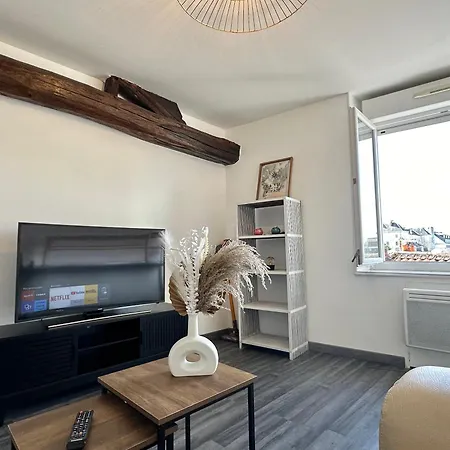 Appartement Cosy En Centre Ville Cholet Exterior foto